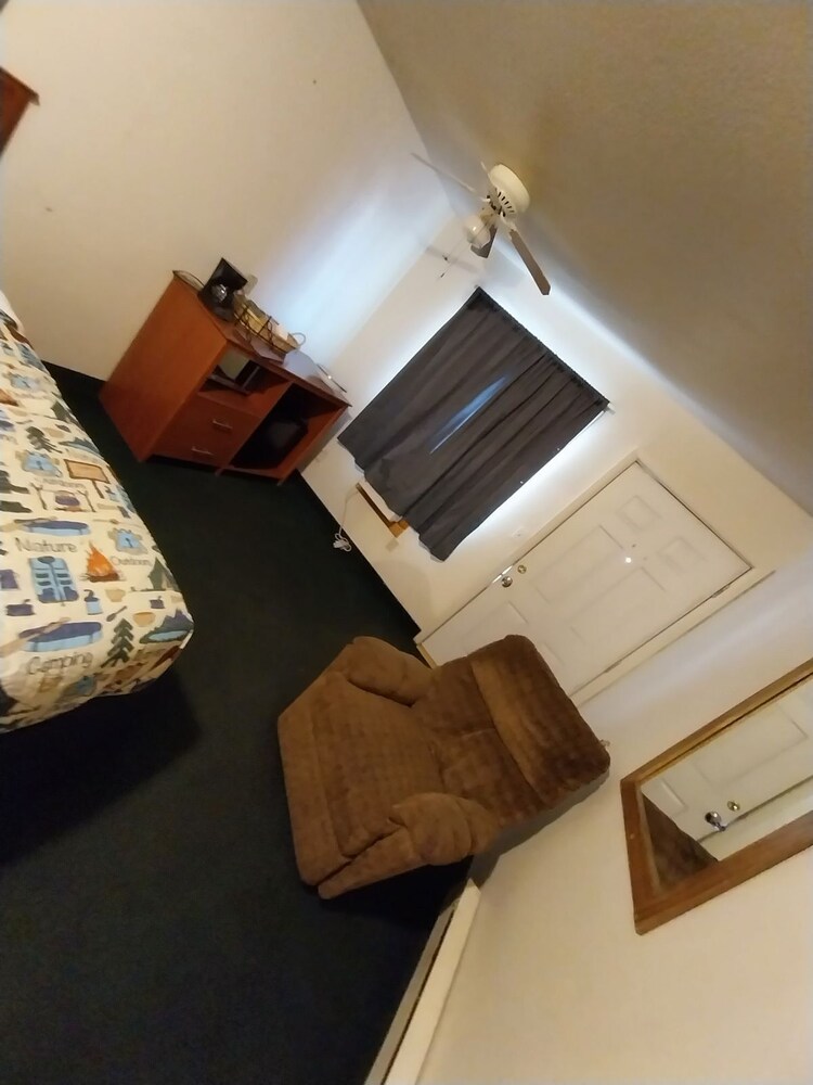 DB Botique and Cabins view 4