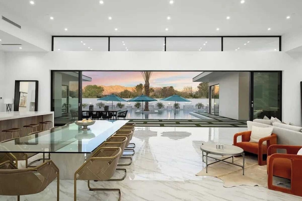 Pool, Hot Tub & Putting Green Minutes From Dining & Golf Bravo Villa #13 by Avantstay