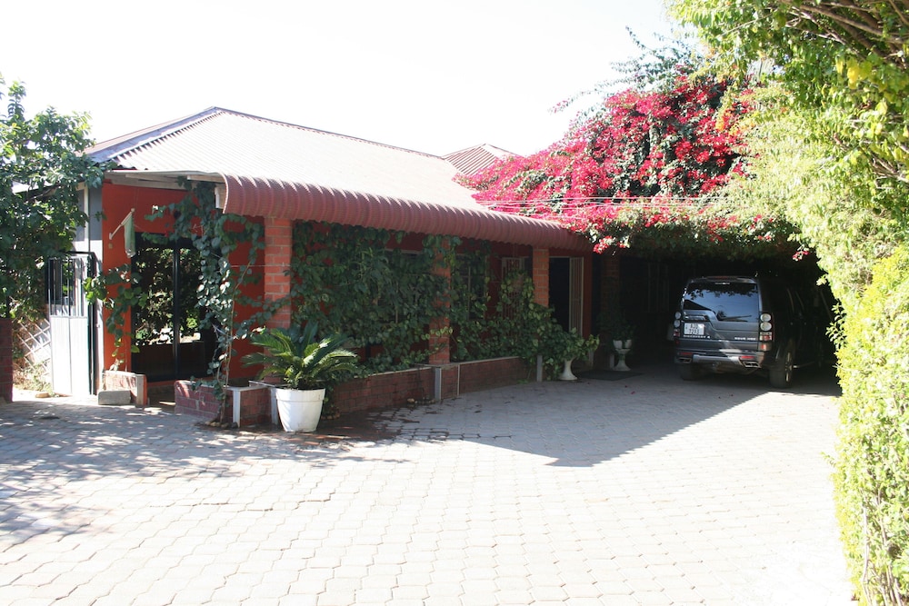 Honeybed Lodge