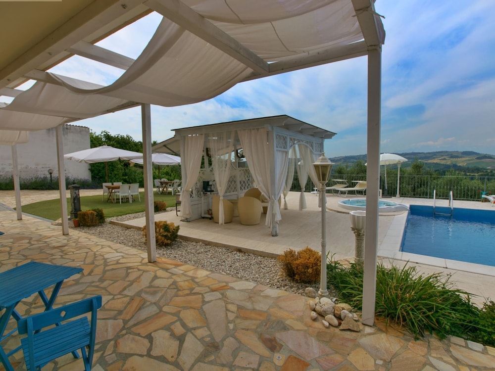 Villa with Salt Water & Heated Pool & Hot Tub near sea photo 5