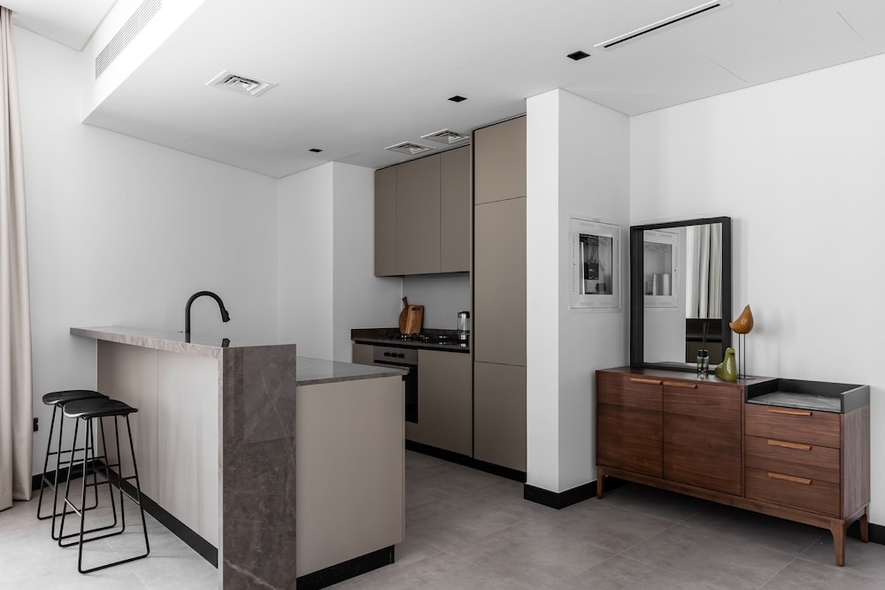 Elegant 1BR at 15 Northside