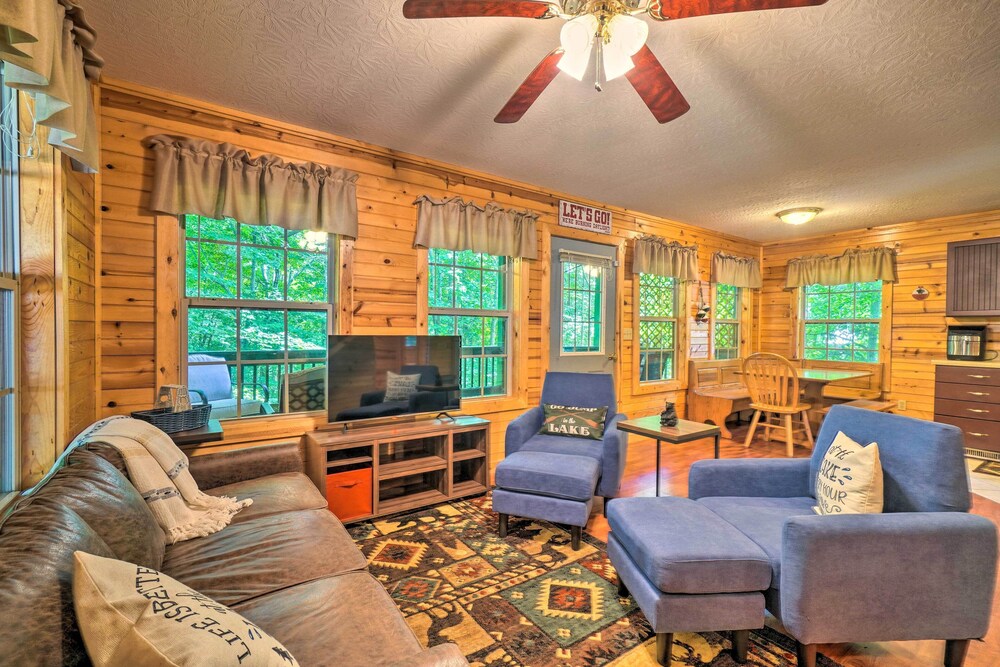 Charming Cabin < 3 Mi to Dale Hollow Lake! view 3
