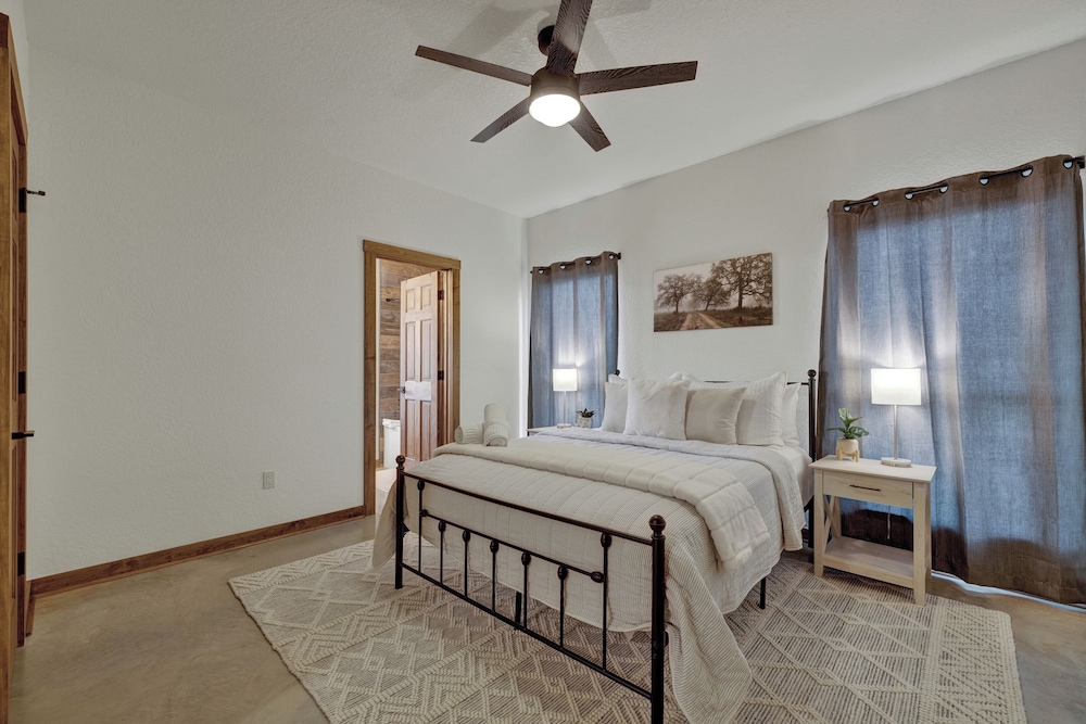 Luxury in the Hill Country, 10-mins to Downtown!