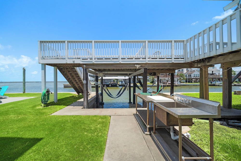 Blue Marlin Bayfront Retreat by Ryson Vacation Rentals