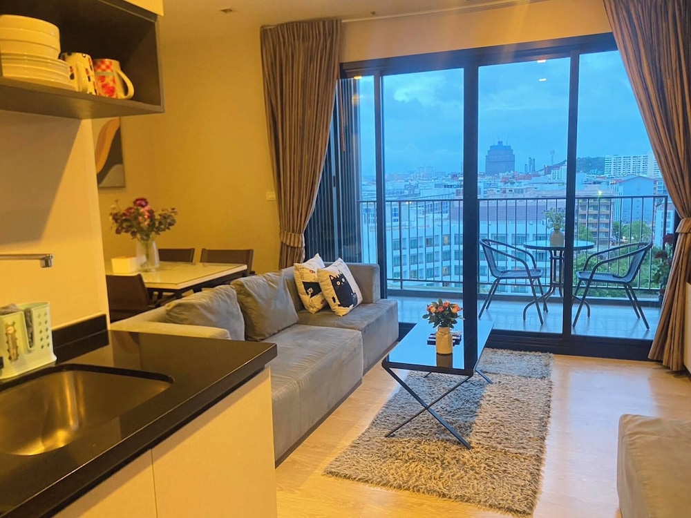 2 Bed Room At Excellent Location - Best In Class