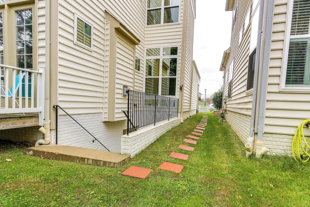 Clarksburg Getaway Near DC + Baltimore Sights!