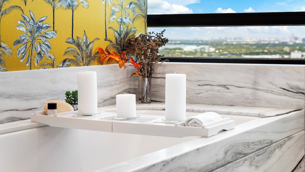 Luxury Vacation Rentals at The Setai by LRMB