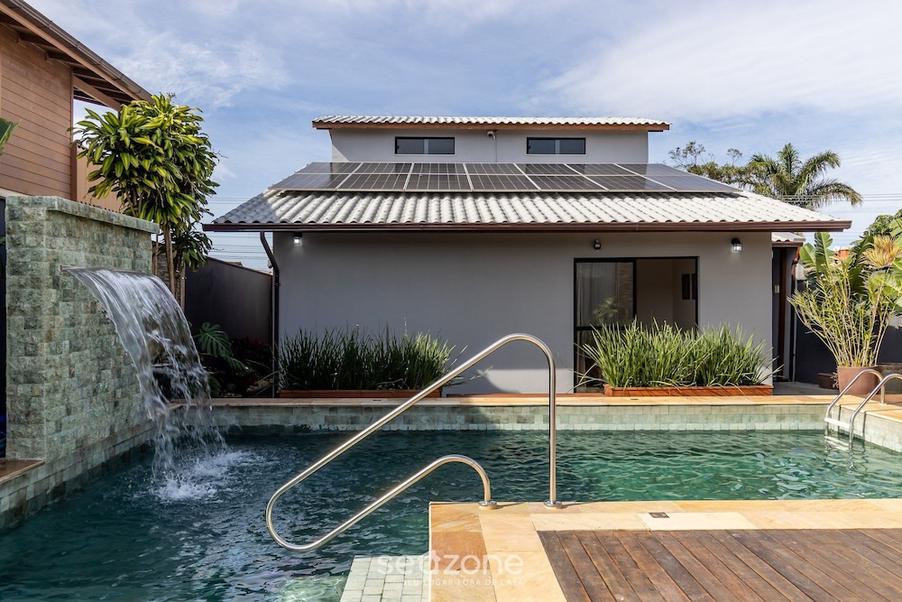 House With Pool Near the Beach Jde792