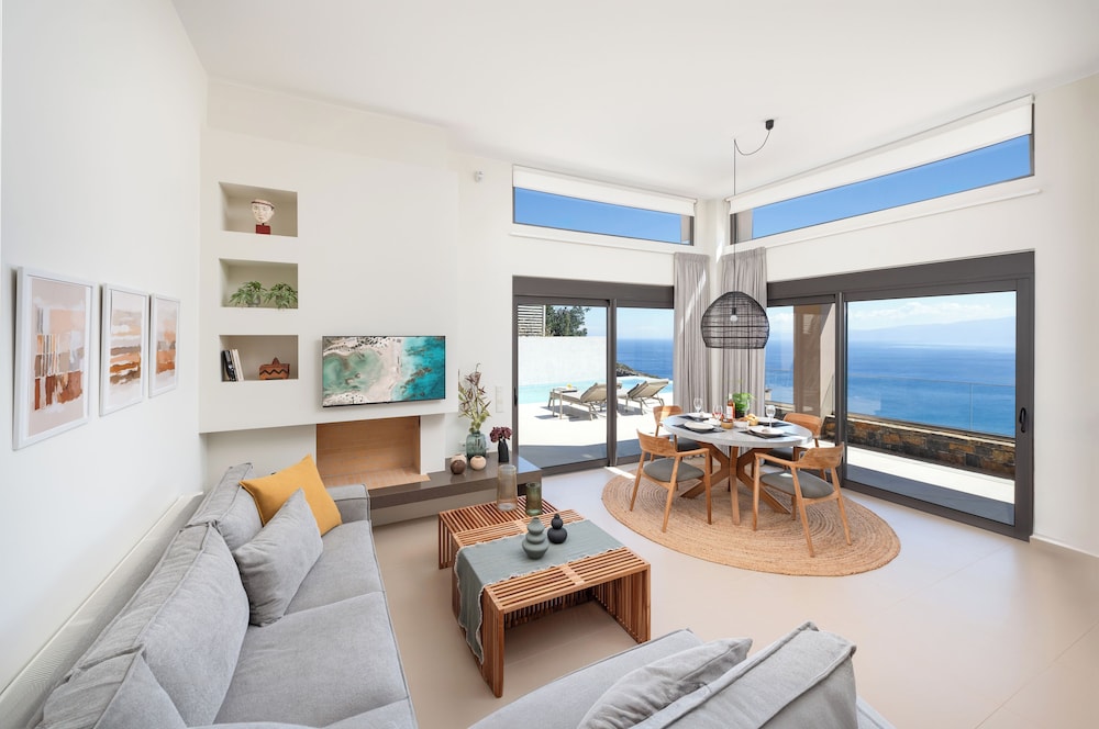 Notiko villas