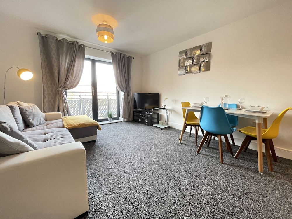 Grand Central Apartments, Centro