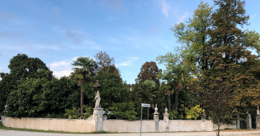 Photo 33