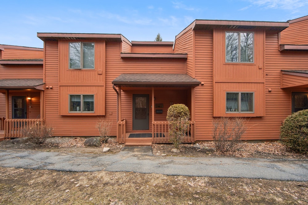 Tahawus 74I - A Cozy Adirondack Retreat 2 Bedroom Townhouse by The Summit at Gore Mountain