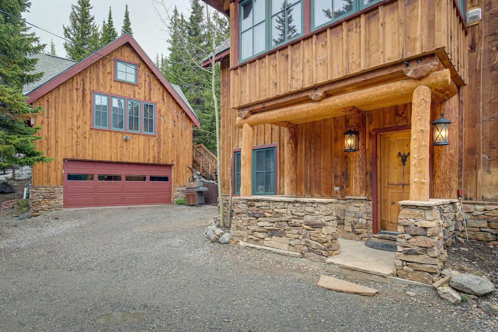 Idaho Springs Home w/ Amazing Mountain Views! view 2