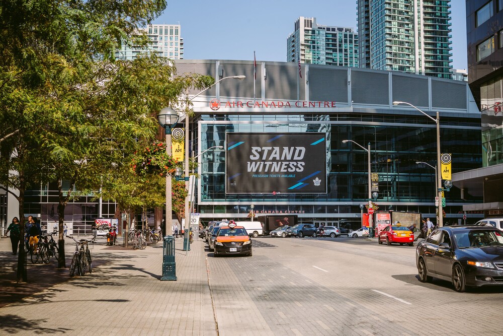 QuickStay - Class in Yorkville (Yonge & Bloor)