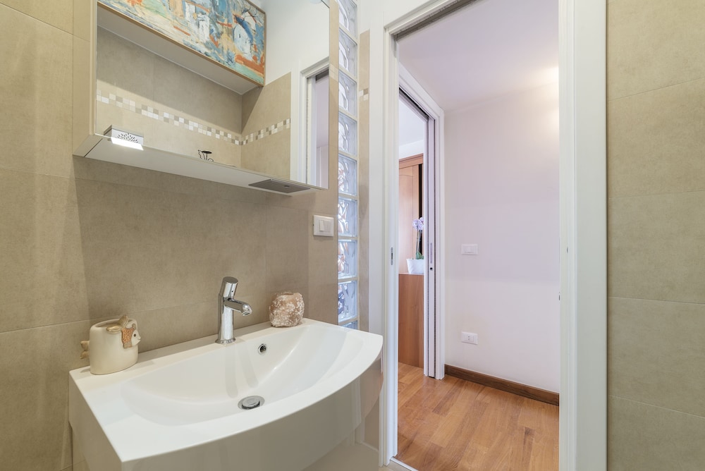 Colosseo & Colle Oppio Charming Apartment