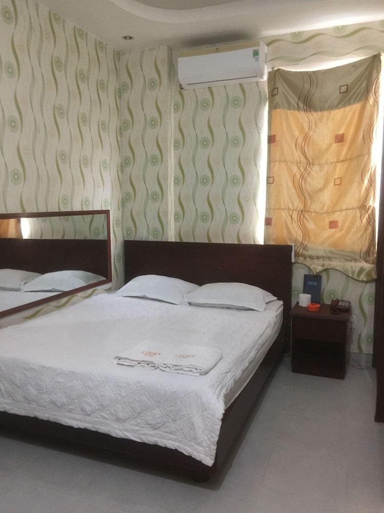 Lucky Hotel