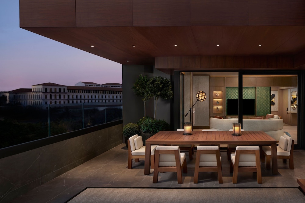 The Ritz-Carlton, İstanbul - Image 11