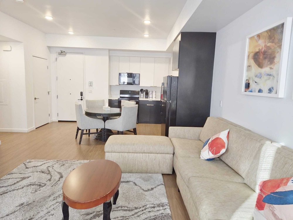 Premier Apts in Vibrant Downtown LA