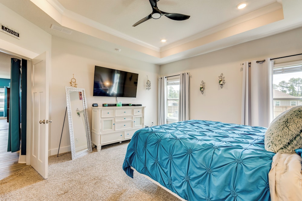Pet-friendly Pensacola Home w/ Fenced Backyard
