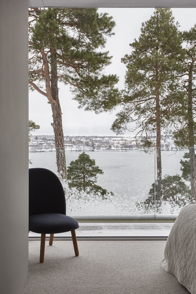 Most Luxurious 5-bed Villa in Boo Stockholm view 3