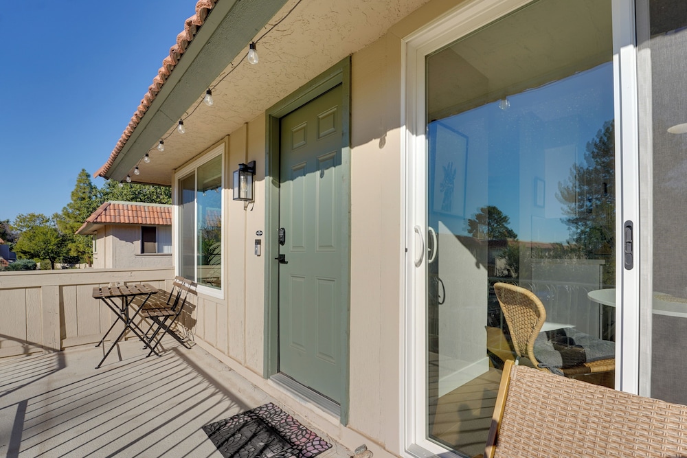 9 Mi to Downtown Tempe: Condo w/ Pool Access