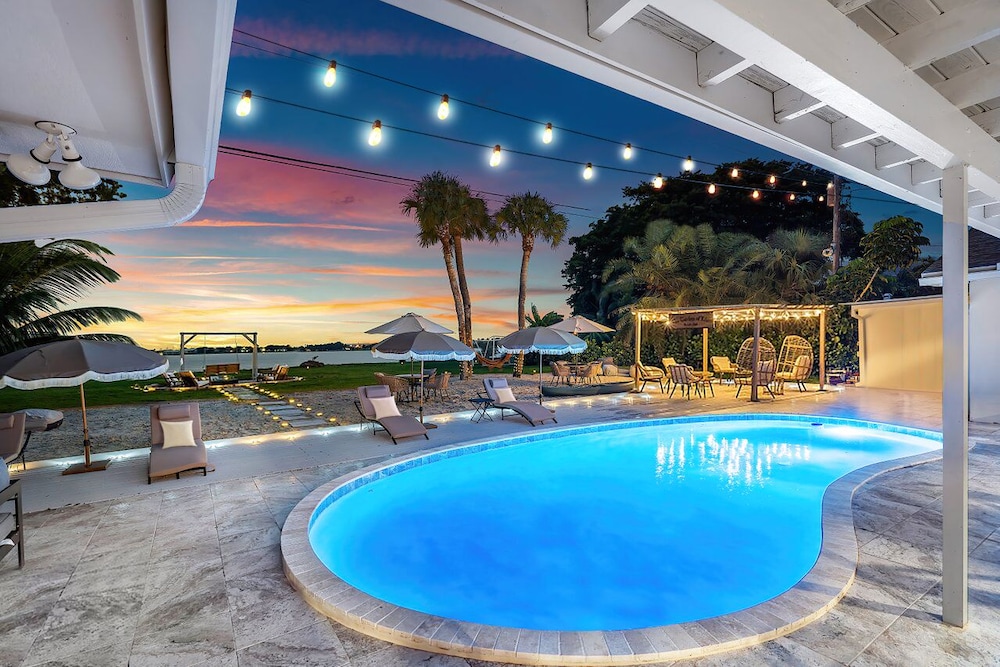 The Garden of Eden | Beautiful Villa w/ Pool & Game Room