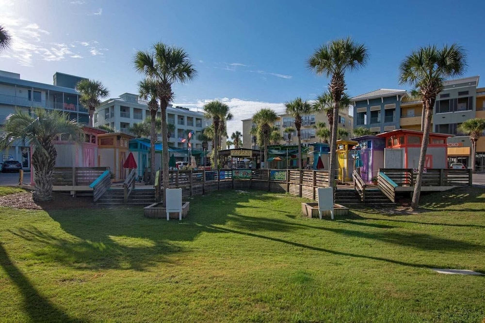 Sunset Pointe 30A by Avantstay Gulf Views, Carriage, Pool