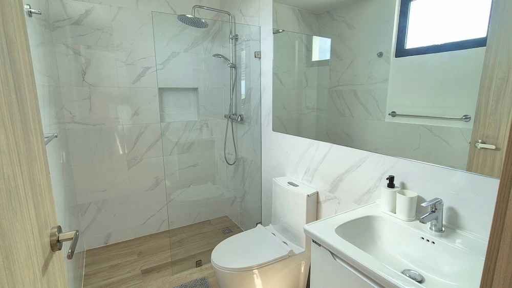 Luxury Beach Penthouse Jacuzzi & Lagoon View