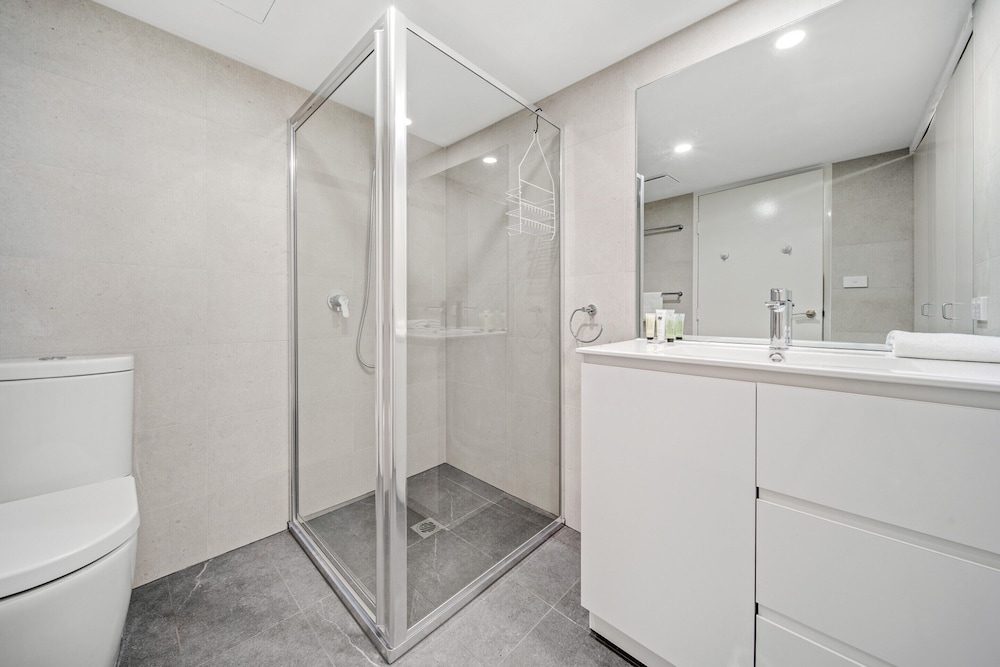 Central 2-bed Apartment With Pool, Gym and Spa