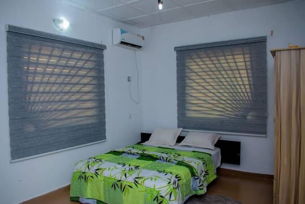 Pinewood Apartments