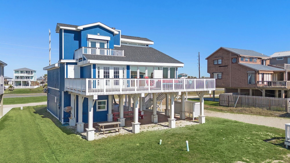 Captain's Manor by Ryson Vacation Rentals