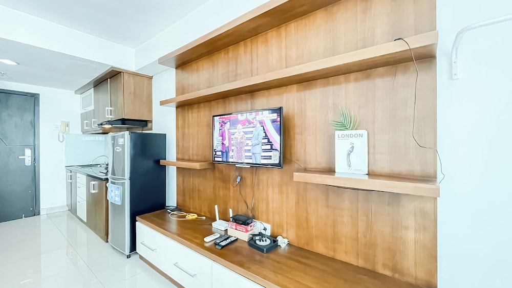 Modern Pop Urban Studio At Tamansari The Hive Apartment