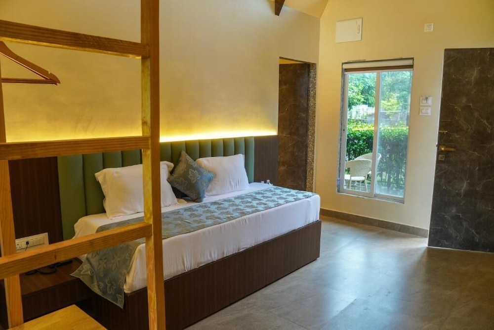 Bird's Nest Resort - Shahapur