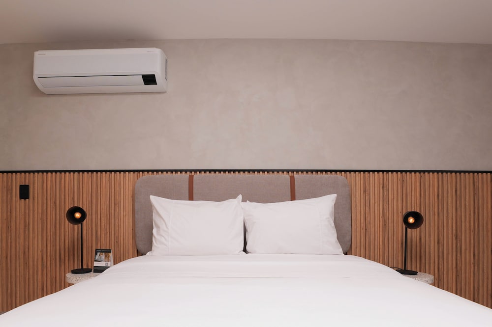 Metropolitan Living by HOUSY