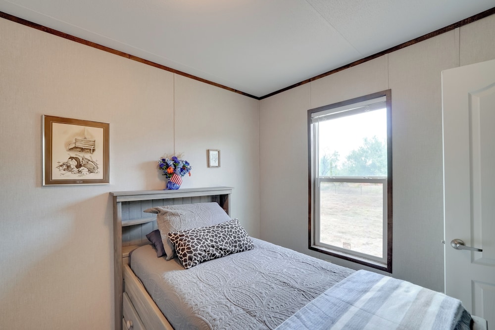Peaceful Countryside Home w/ Yard in Hawley