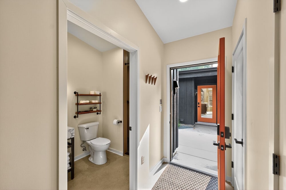 500 House - Unit A 1 Bedroom Townhouse