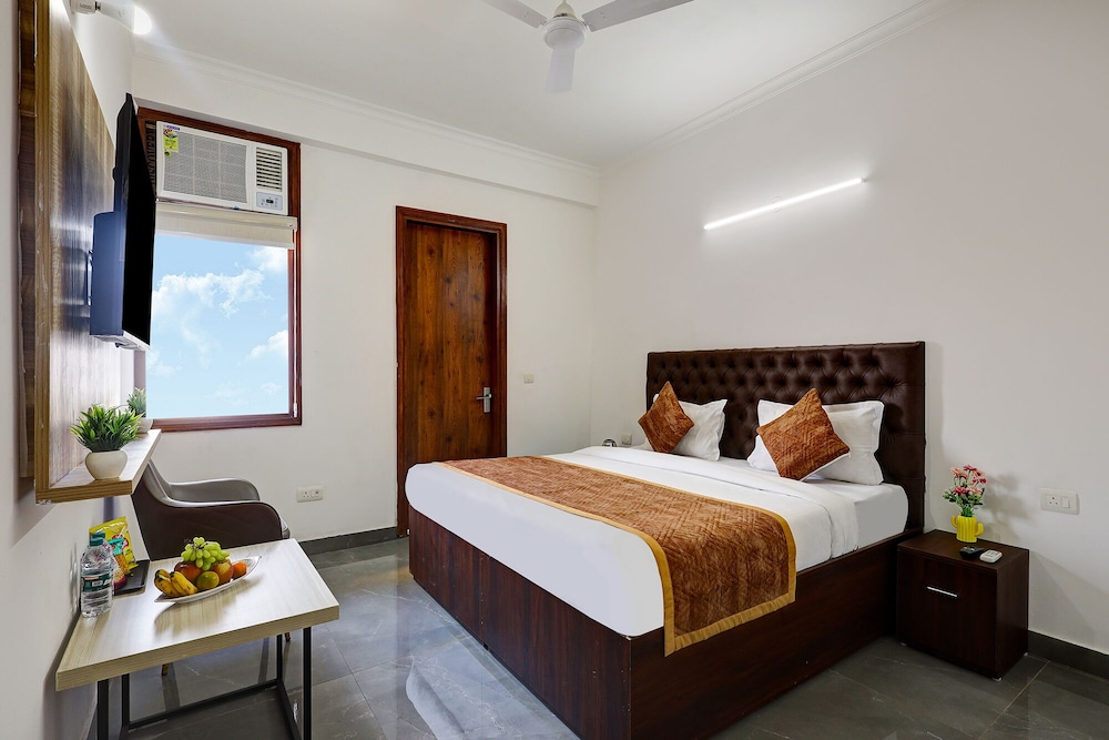 Fabhotel La Corporate Suite