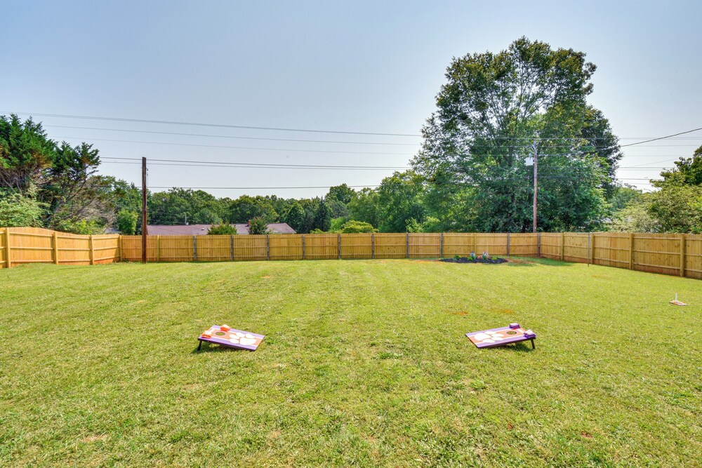4 Mi to Clemson : Pet-friendly Seneca Cottage