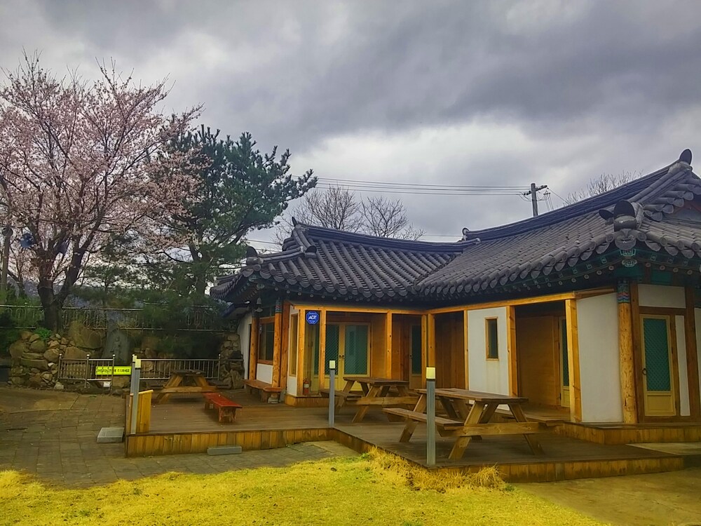 Chowoo Guesthouse