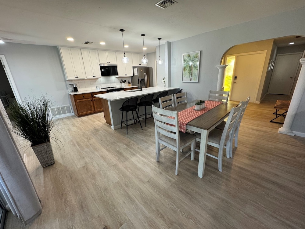 Punta Gorda Isles South Facing Pool, Dog Friendly, Less Than 2 Miles To Downtown 3 Bedroom Home