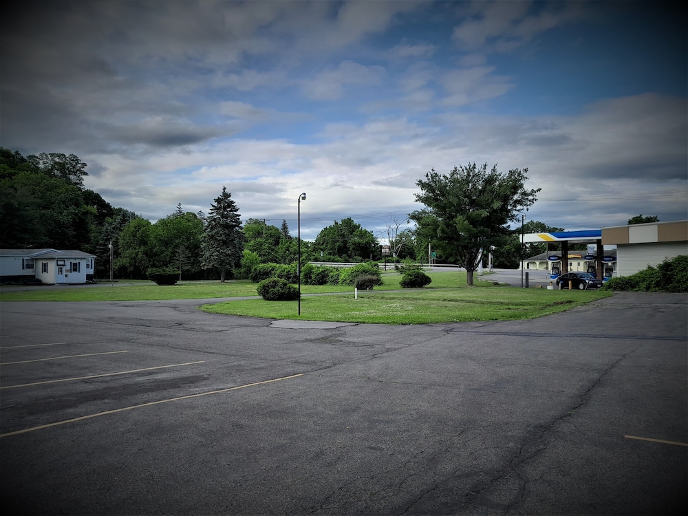 Peloke's Motel