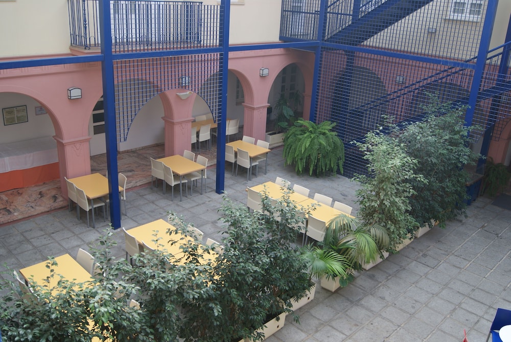 Albergue Inturjoven Huelva - Hostel photo 4