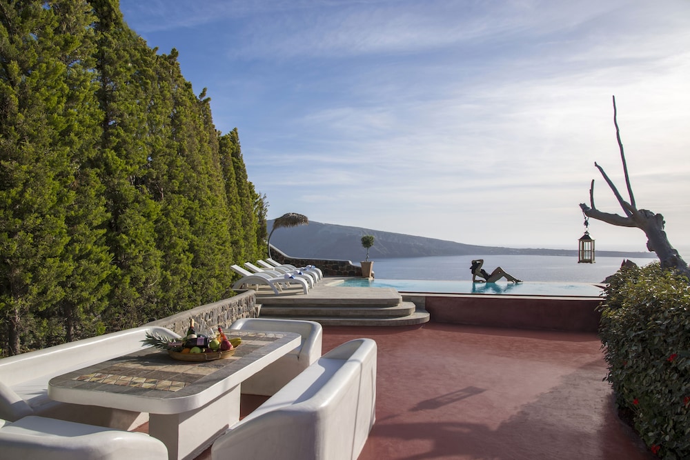 Oia Sunset Villas