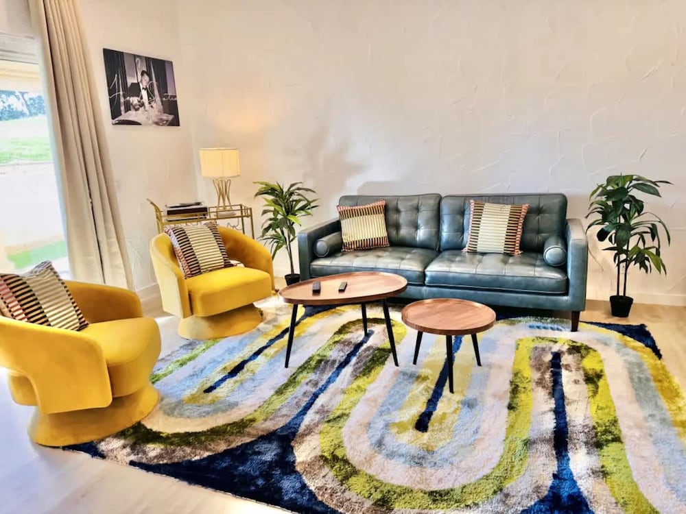 Fairway-view 3 Bedroom Condo in Palm Desert