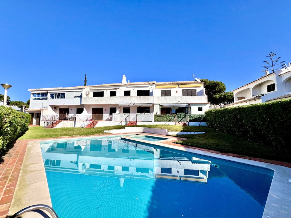 Quarteira Classic 2 With Pool by Homing
