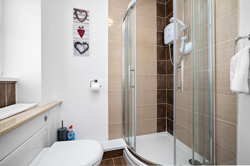 Stay In Cardiff Canton St. John's Court Apartment
