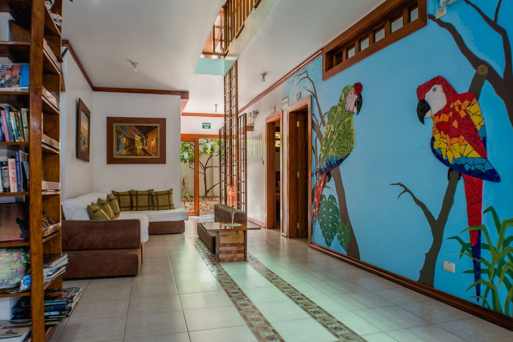 Hotel Hostal Macaw - Image 1