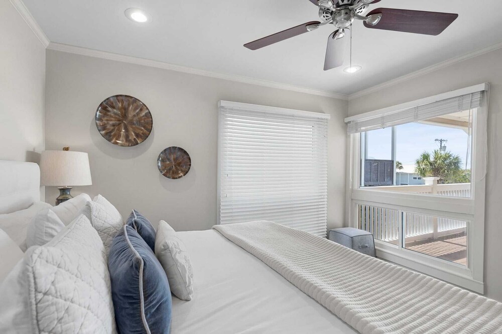 Beach Retreat w/ Sundeck, Golf Cart & Bikes Bungalow House by Avantstay
