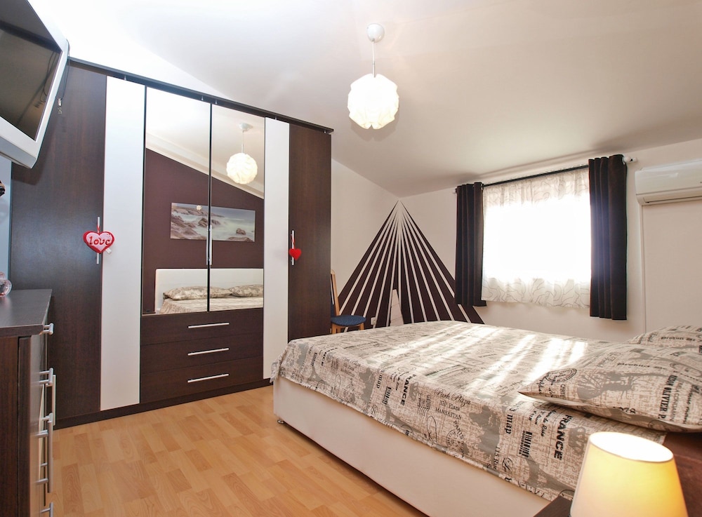 Apartment 1436 view 2