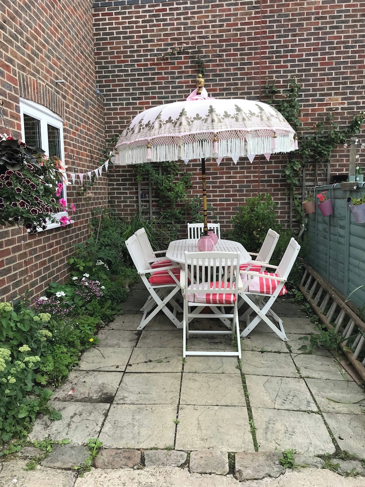 17th Century Coach House - Pet & Family Friendly